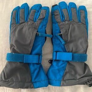 Boys Medium ski/ winter gloves